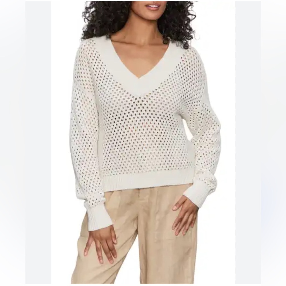 French Connection Off-White V-Neck Sweater - Beautiful all year